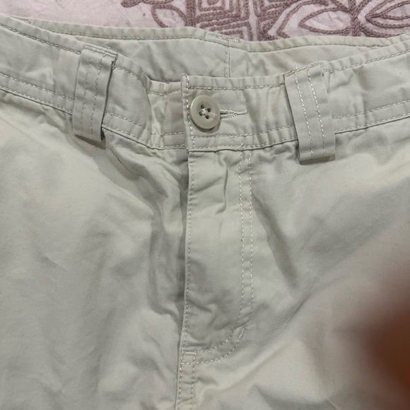 Kids Polo Ralph Lauren Cargo Shorts like new only wore once - Picture 4 of 7